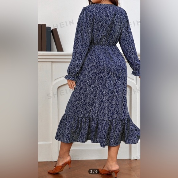 *NWOT Navy Plus Size Maxi Dress Long Sleeve V Neck Lightweight 2X - Picture 2 of 6